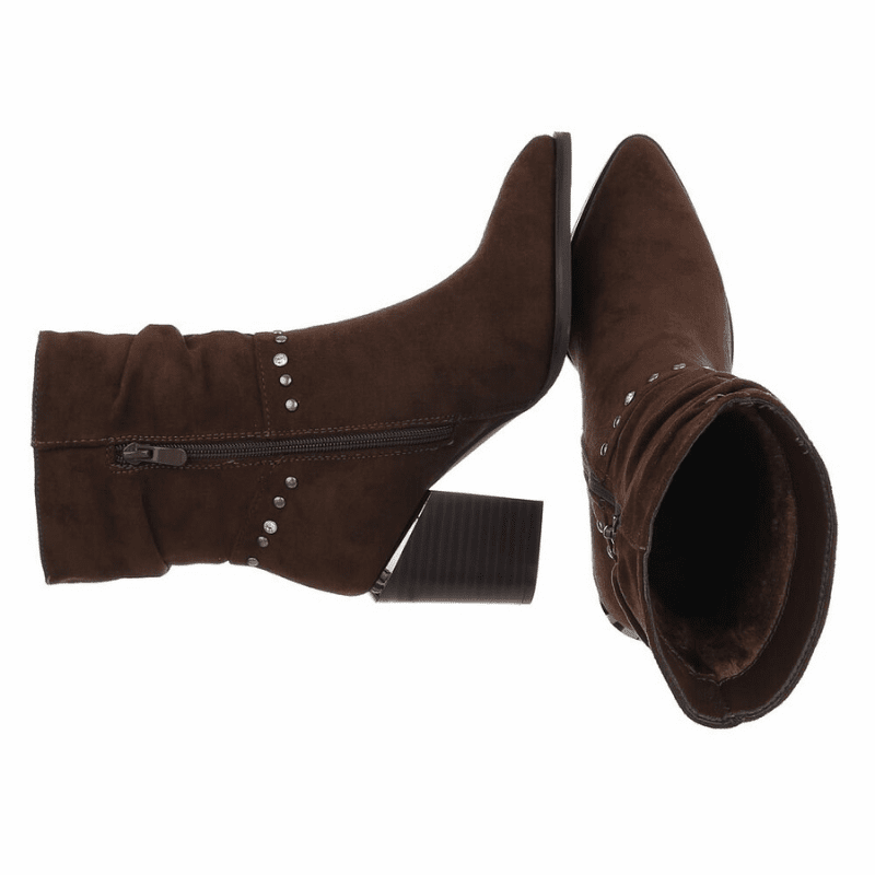 botins castanhos chocolate em camurça com tachas BeStylish