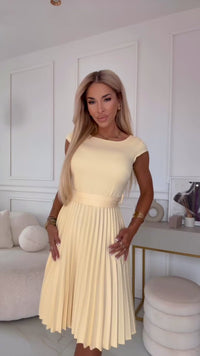 vestido de cerimónia curto plissado  amarelo BeStylish