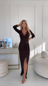 Vestido de festa comprido com mangas cor chocolate BeStylish 